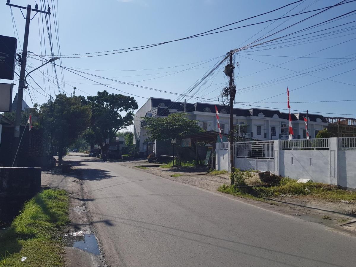 Hotel Oyo 93162 Cempaka Syariah Medan Exterior foto