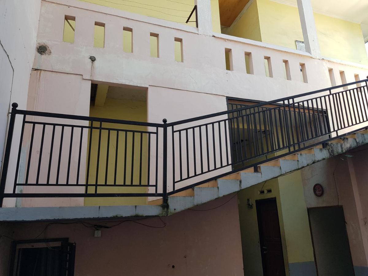 Hotel Oyo 93162 Cempaka Syariah Medan Exterior foto